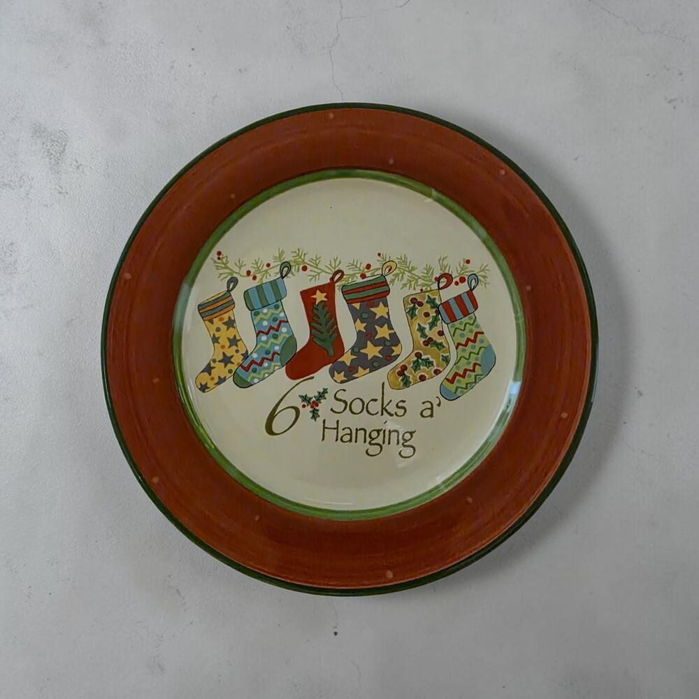 Gibson Everyday Julie Ingleman 6 Socks A Hanging Christmas Plate 9" Holiday